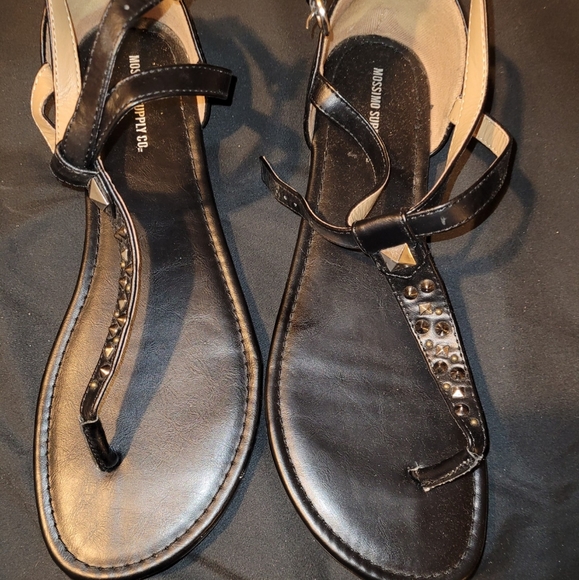 Sandals - Picture 2 of 5